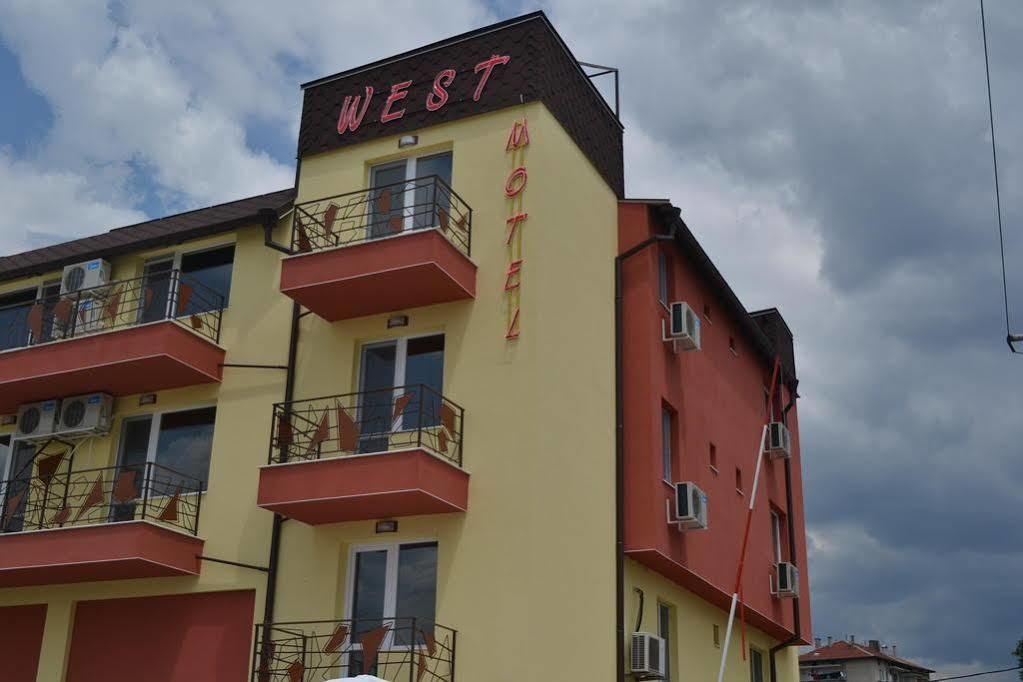 Hotel West บลาโกเอฟกราด ภายนอก รูปภาพ